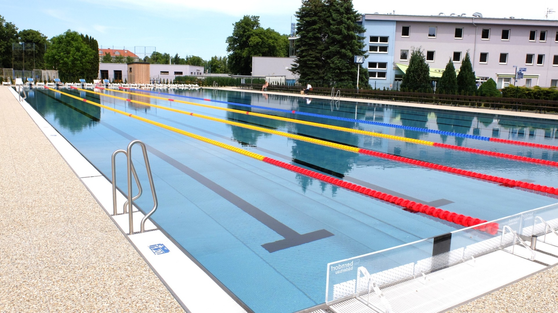 Koupaliště u Sletiště zahájí provoz zítra